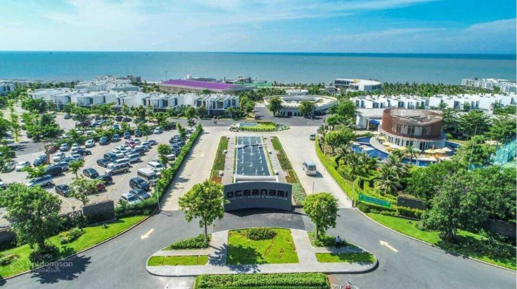Resort Oceanami nhìn từ trên cao hướng từ cổng chào
