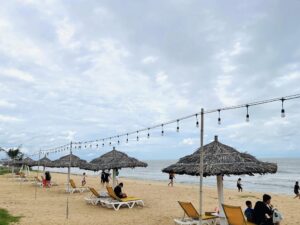 Bãi biển riêng tại resort Oceanami