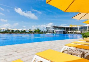 Hồ bơi resort oceanami