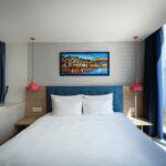 Phòng ngủ master giường đôi - villa 3 phòng ngủ resort Oceanami Long Hải