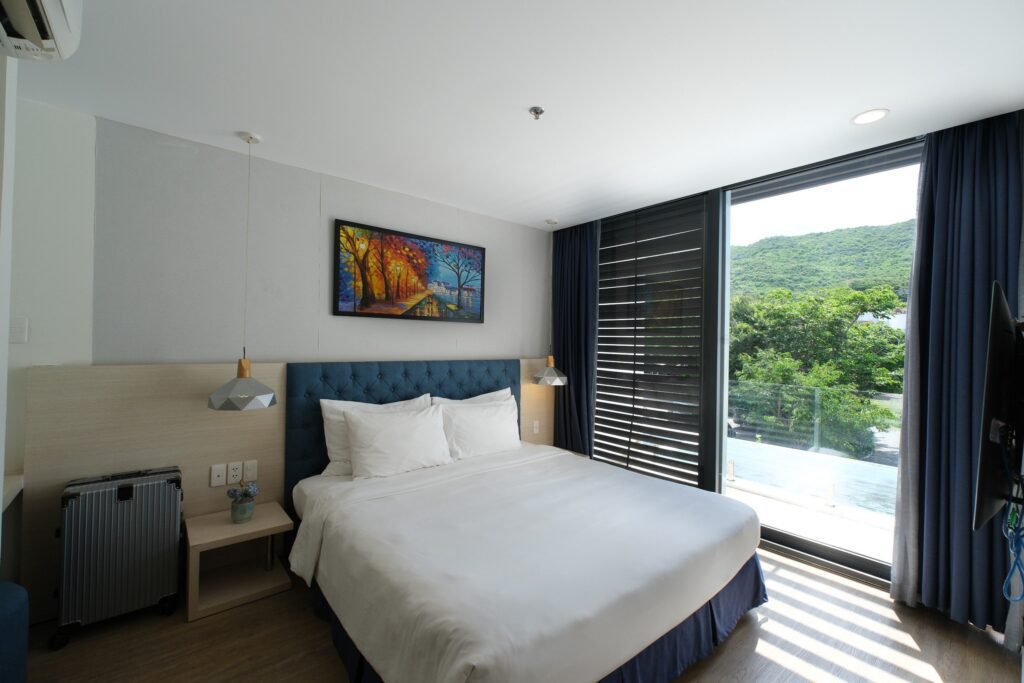 phòng ngủ trong 1 căn villa tại Oceanami Villas and Beach Club