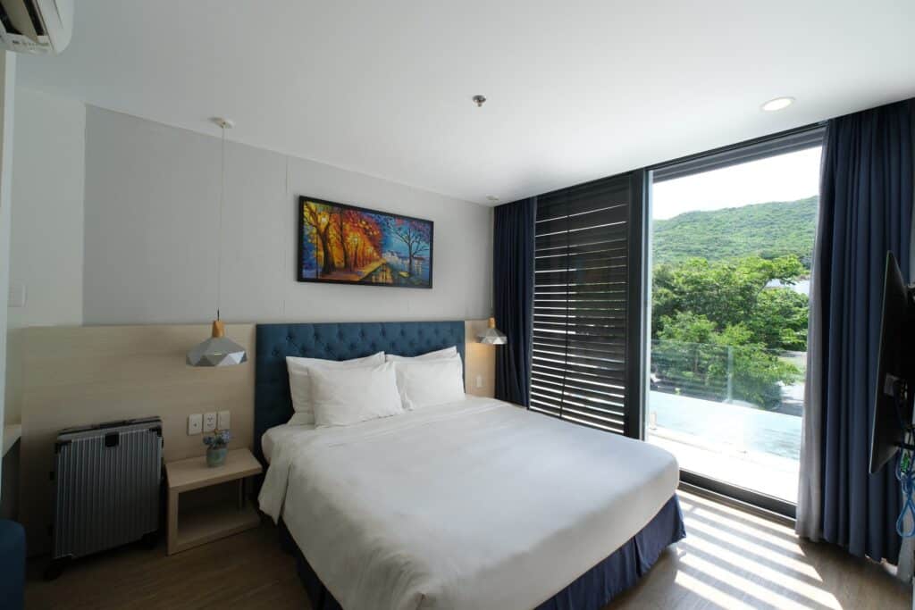 Phòng ngủ giường đôi - villa 3 phòng ngủ resort Oceanami Long Hải
