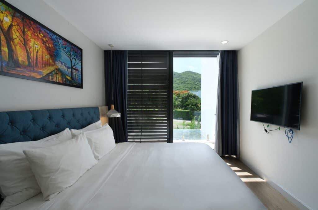 Phòng ngủ giường đôi - villa 3 phòng ngủ resort Oceanami Long Hải