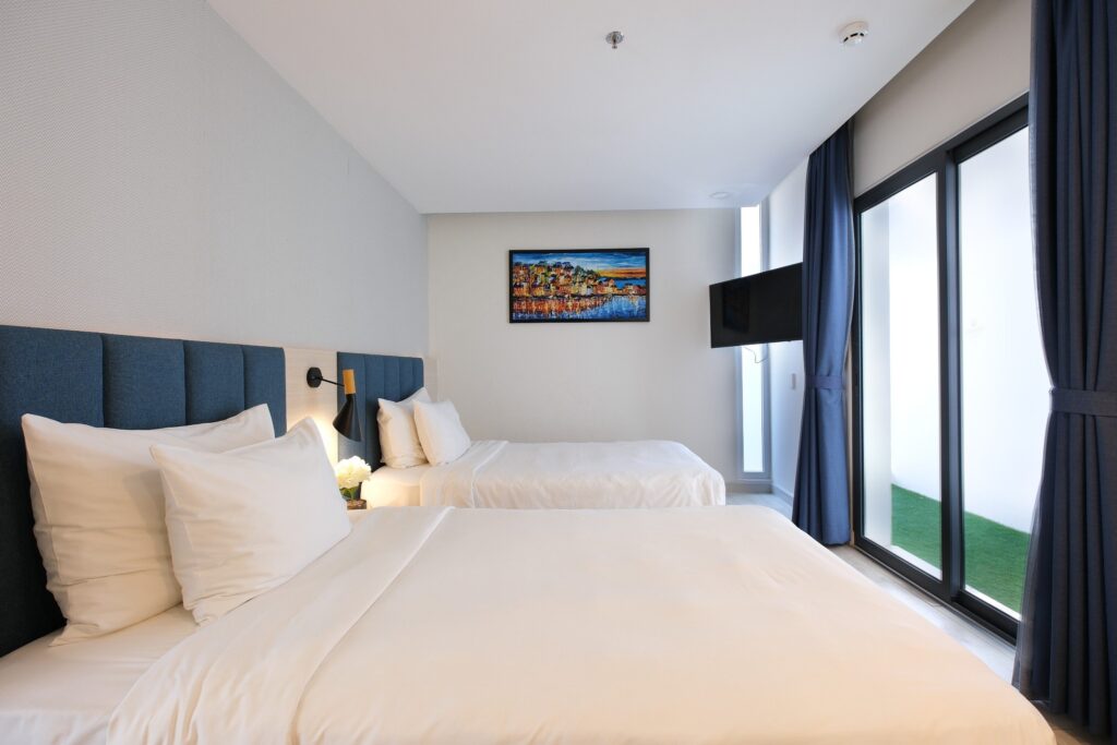 Phòng ngủ 2 giường đơn - villa 3 phòng ngủ resort Oceanami Long Hải