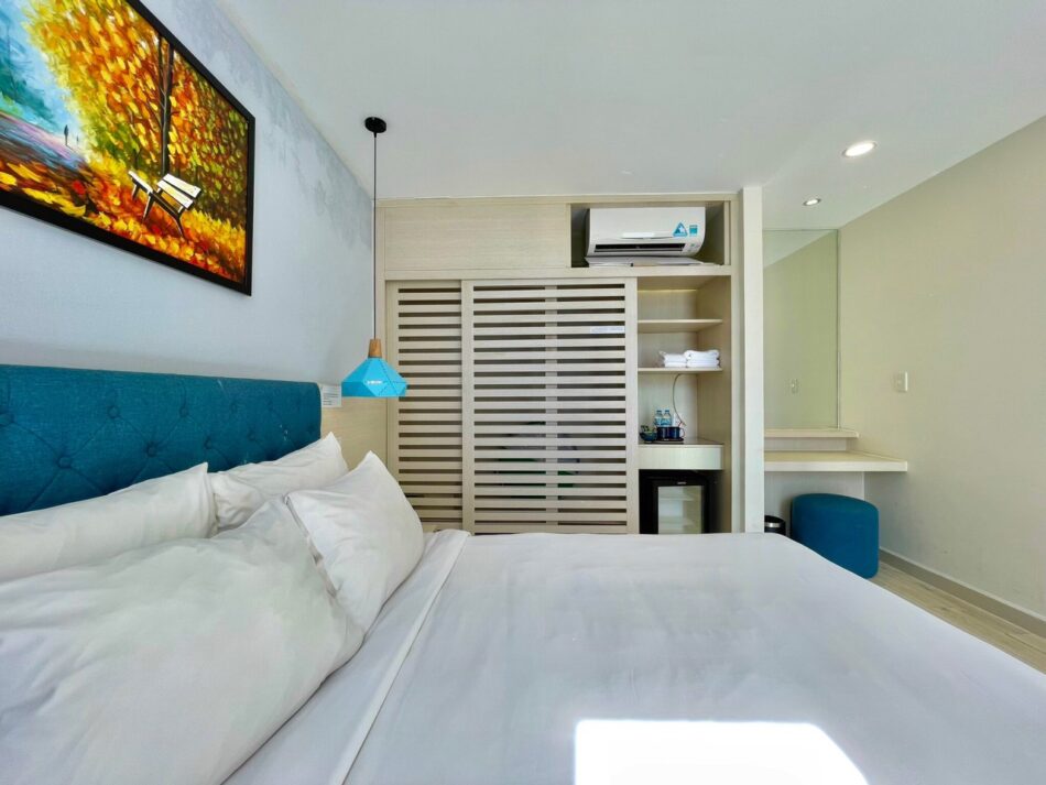giường đôi và nội thất trong villa 4 phòng ngủ 2