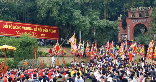 Khung cảnh Lễ hội Đền Hùng tại Phú Thọ. Đây là lễ hội chính trong chuỗi các hoạt động kỷ niệm ngày Giổ tổ Hùng Vương 10 3